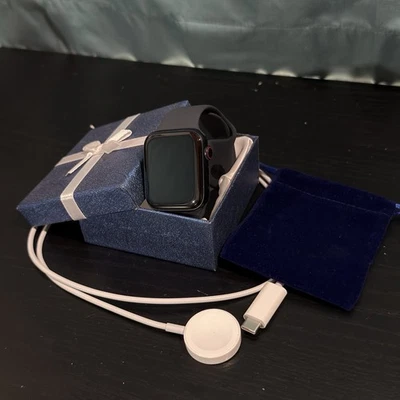 Apple Watch SE (2nd Generation) GPS + Cellular Unlocked 44mm Case—Aluminum - Image 1 of 4