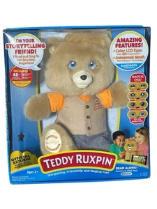 Teddy Ruxpin Animado Talking Storytime Bear Bluetooth LED Ojos Edición 2017 Nuevo en Caja - Imagen 1 de 9