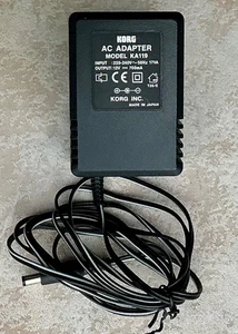 Korg AC Adapter • Model KA 119 • 12 V / 700 mA • voll funktionsfähig • - Bild 1 von 4