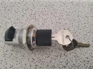 Southco Haubenschloss Drehriegelschloss Riegelschloss - Bild 1 von 3