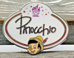 Disney - Colección Misteriosa Insignia Etiqueta Nombre - Pinocho - Prendedor HKDL 2010 - Imagen 1 de 2