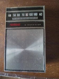 Working Realtone 1227 Transistor Radio no breaks, cracks or chips - Picture 1 of 2