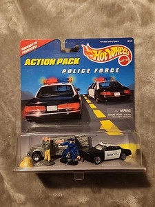 Hot Wheels Action Pack 1997 Police Force Robbery in Progress! NIB - Picture 1 of 2