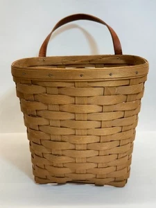 Ancien panier en bois fait main avec poignée cuir 9x10x7" décoration murale années 80 - Photo 1/14