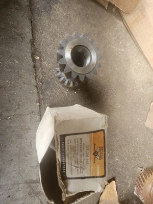 NORS 1964 1965 Chevrolet Chevelle Nova Corvette V8 engrenagem de marcha lenta reversa DT-295-10A - Imagem 1 de 4