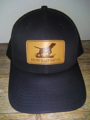 Sombrero de camionero Dover Bluff Hat Co - Parche de cuero para perro de caza gorra negra para hombre Foto 1 de 4