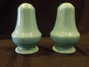 Turquoise 40's Salt and Pepper shakers - Picture 1 of 3