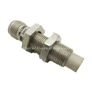 Omron Inductive Proximity Sensors 5mm 12 to 24VDC NPN E2E-X5ME1-M1 - Picture 1 of 8