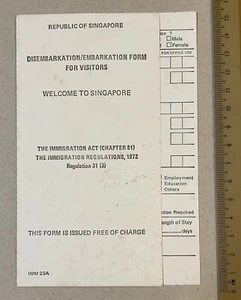 1972 Singapore Immigration Embarkation / Disembarkation card for visitors unused - Picture 1 of 3