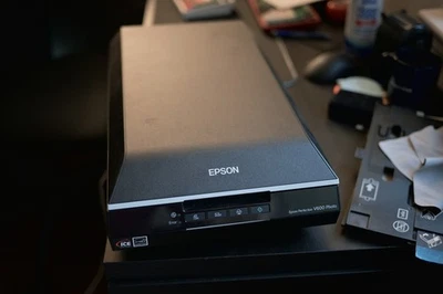 Epson Perfection V600 Photo Scanner w/ 35mm holder, ANR glass, and 120 holder - Image 1 of 4