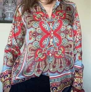 Camisa de manga larga con estampado de cachemira de gran tamaño talla L de Zara para mujer - Imagen 1 de 9
