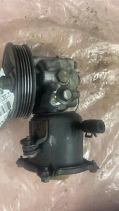 1999-2002 Subaru Forester Power Steering Pump Assembly OEM - Imagen 1 de 14