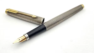 PLUMA ESTILOGRÁFICA PARKER 75 VINTAGE EN PLATA ESTERLINA CISELE 14K FINA NUEVA EN CAJA EE. UU. - Imagen 1 de 15