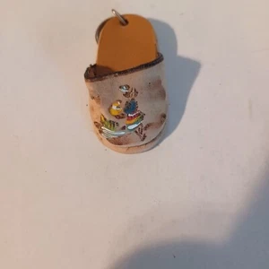 Leather Moccasin Slipper With Image, Keychain 2"x 1"x 1/2" In Excellent Shape - Picture 1 of 4