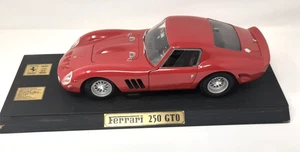 Revell 1/12th Metal Diecast Ferrari 250 GTO with Stand - Picture 1 of 17