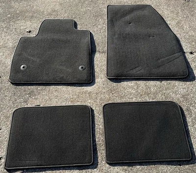 Alfombrillas alfombra Cadillac XT5 2017-2024 (4 piezas) negras OEM 84129774 - nuevas Foto 1 de 4