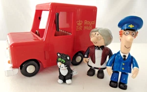 POSTMAN PAT, JESS THE CAT & MRS GOGGGINS FIGURES WITH FRICTION ROYAL MAIL VAN - Picture 1 of 5