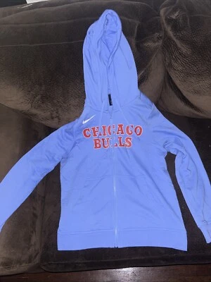 Sudadera con capucha Nike grande azul y roja de los Chicago Bulls para hombre Foto 1 de 3