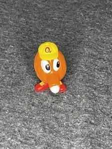 1983 Kenner Q*Bert (QBert) pitches a Qrazy Qurveball Vintage 80s Arcade - Picture 1 of 2