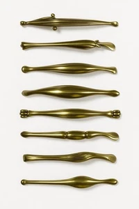 Maniglie in Ottone Vintage per Mobili - Stile Classico Decorato - Varie Misure - Imagen 1 de 18