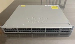 Cisco Catalyst C3850-48P-L Commutateur PoE+ avec module NM-8X 10G - Testé, alimentation (1x) - Photo 1/5