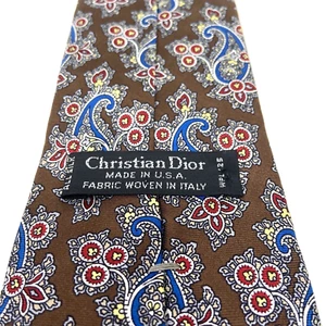 Corbata Christian Dior Para Hombre 100% Seda Marrón Azul Rojo Estampado Paisley Hecha en EE. UU. - Imagen 1 de 5