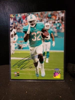 Kenyan Drake Signed 8x10 Photo - Image 1 of 2