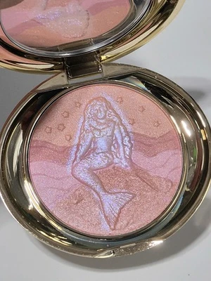 Signature Club A Beauty Under The Sea Stars Shimmer Blush .28oz Italy Rare VHTF - Image 1 of 4