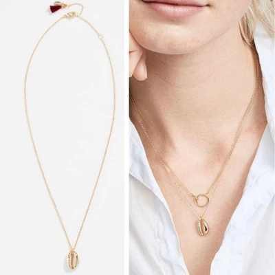 Collar Báltico Revolve SHASHI Oro Cowrie Shell, Collar Capas, Cadena de Oro Foto 1 de 4