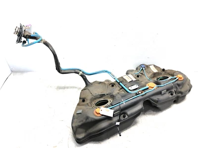 Mercedes E350 W212 2010-2016 tanque de gasolina con cuello de llenado OEM Foto 1 de 4