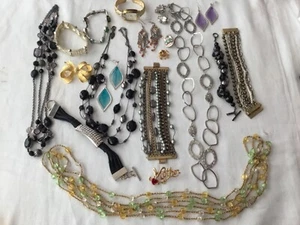 Lote de joyería de disfraz Collares Pendientes Pulseras Artesanía - Imagen 1 de 9