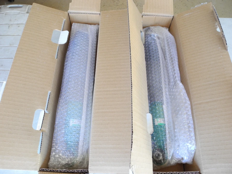 2 - Amortiguadores traseros Tein EnduraPro aptos 94-04 Ford Mustang GT V6 Cobra (no IRS) -NUEVOS Foto 1 de 4