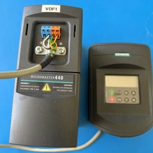 SIEMENS MICROMASTER440 6SE6440-2UC12-5AA1 DRIVE  0.25KW - Picture 1 of 3