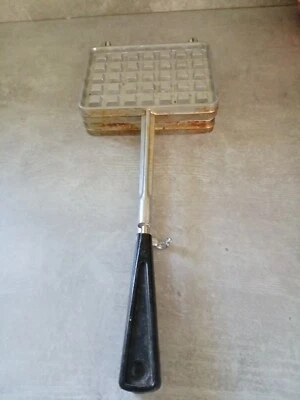 ancien gaufrier et croque monsieur    - Photo 1/2