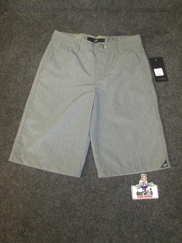 Nuevo ONE INDUSTRIES Niños Casual Sydney Shorts Sombra Oscura Gris BMX / Patín - Imagen 1 de 1