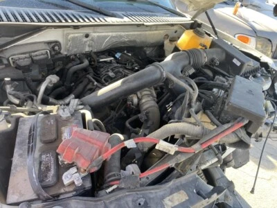 Used Front Right Door Glass Front fits: 2015 Lincoln Navigator Front Right Grade - Image 1 of 4