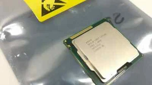 Intel Core i3-2100 Processor Dual Core Model SR05C @ 3.10 GHz - Picture 1 of 5