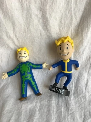 Figurina Vault-Tec Bobblehead Fallout 4 Bethesda 111 2016 + scheletro bagliore nel buio - Immagine 1 di 2