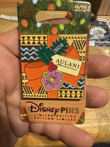 Prendedor de Navidad con bisagras puntada Disney Aulani Resort Holiday 2024 exclusivo LE 1500 - Imagen 1 de 4