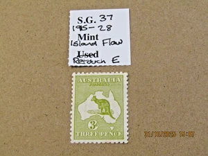 AUSTRALIA 1915 3d YELLOW OLIVE M/MINT SG37 ISLAND FLAW ABOVE E+RETOUCH ON E - Picture 1 of 3