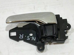 MITSUBISHI LANCER 2009 TÜRGRIFF INNEN HINTEN LINKS BEIFAHRERSEITE / AB 2008 - Bild 1 von 4