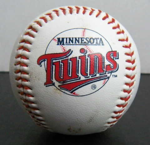 Vintage Minnesota Twins 1995 Collectible Major League Baseball MLB Logo Ball Cover