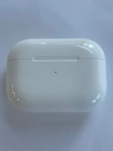 GENUINE Apple AirPods Pro 1st Gen Replacement Charging Case Model A2190 - White - Picture 1 of 4