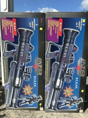 2 Tiger Electronics LAZER Tag BLAST B.L.A.S.T. Rifle Bazooka Vintage 1998 NOVO! - Imagem 1 de 4