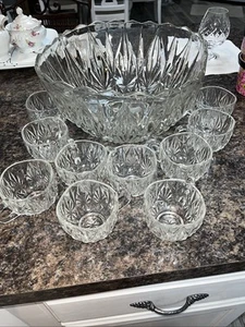 Punzón cuadrado vintage Williamsport de cristal precortado Hazel Atlas con 10 tazas - Imagen 1 de 4