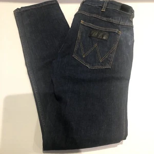 Wrangler Stomper Jeans Size W32 L34 Dark Denim Button Up Fly EUC - Picture 1 of 8