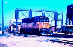 ORIGINAL KODACHROME SLIDE MILWAUKEE ROAD GP-40 #2037 BENSENVILLE, IL MAI 1984 - Bild 1 von 1