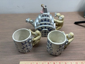 Omnibus King Kong Empire State Building Sammlerstück Teekanne mit zwei Tassen 1987 - Bild 1 von 16