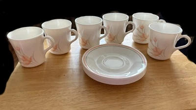 Juego de 6 tazas y platillos vintage Corelle de 8 oz MELOCOTÓN FLORAL Foto 1 de 4
