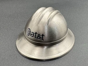 AT&T Gedenk Metall Mini Schutzhut Zinn Briefbeschwerer Auszeichnung Souvenir - Bild 1 von 8